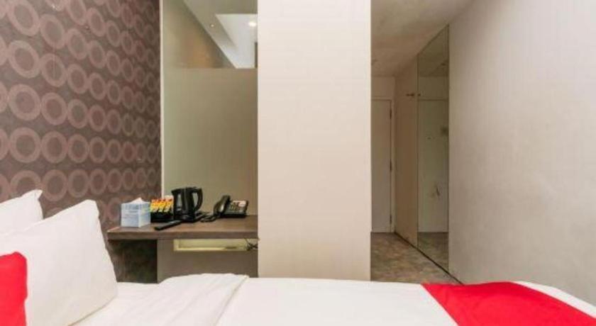 Reddoorz Hotel Plus @ Little India สิงคโปร์ ภายนอก รูปภาพ